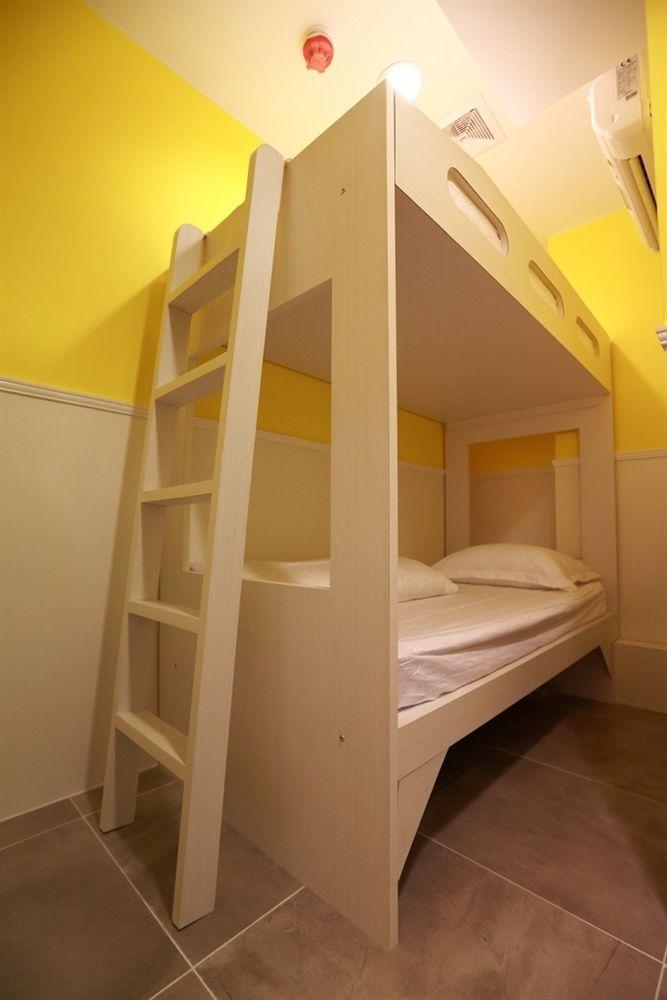 Colorz Hostel Hong Kong Exterior photo